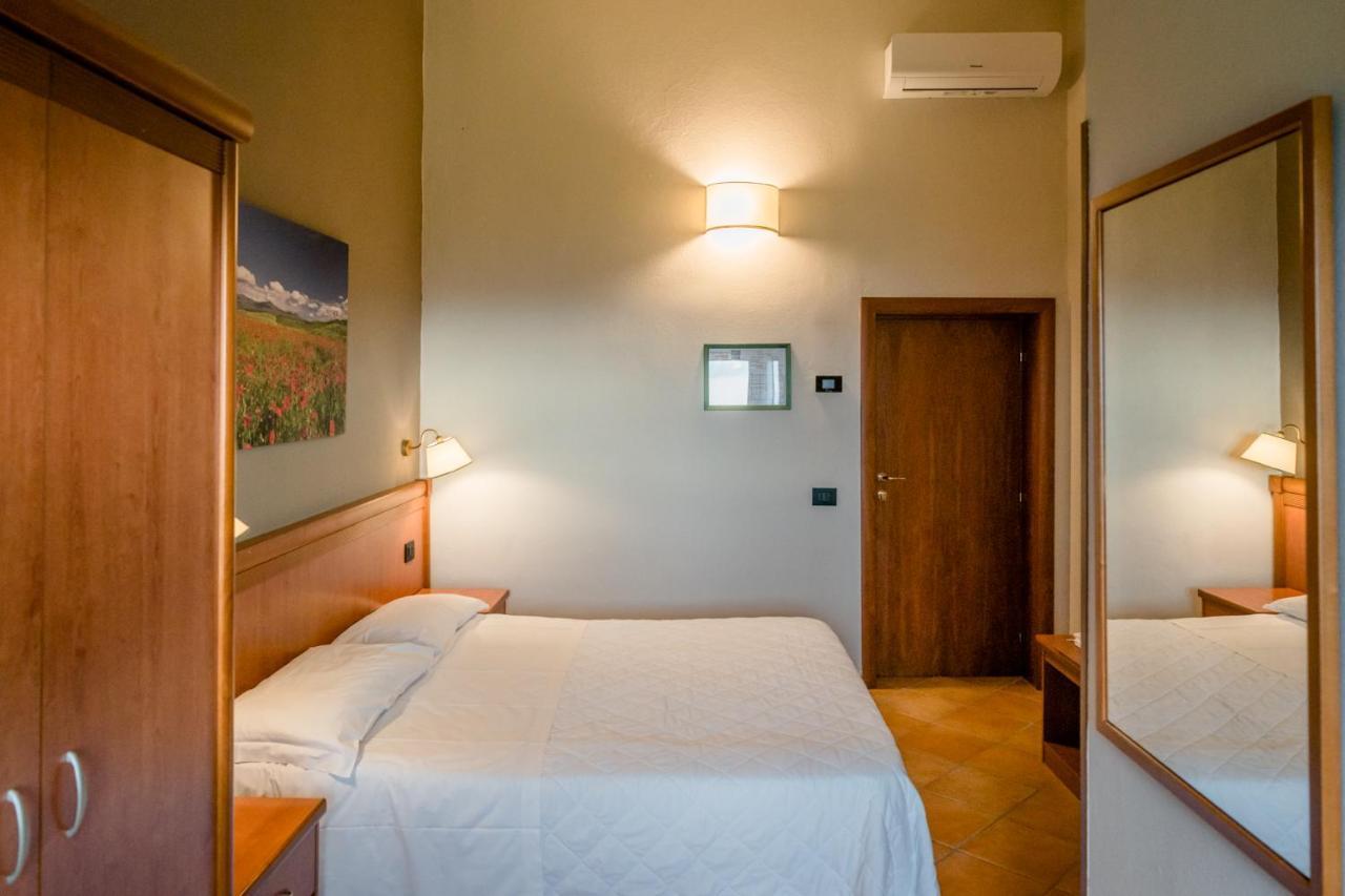 Hotel La Scottiglia E Ristorante Seggiano Bagian luar foto