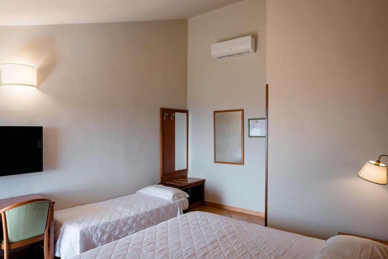 Hotel La Scottiglia E Ristorante Seggiano Bagian luar foto