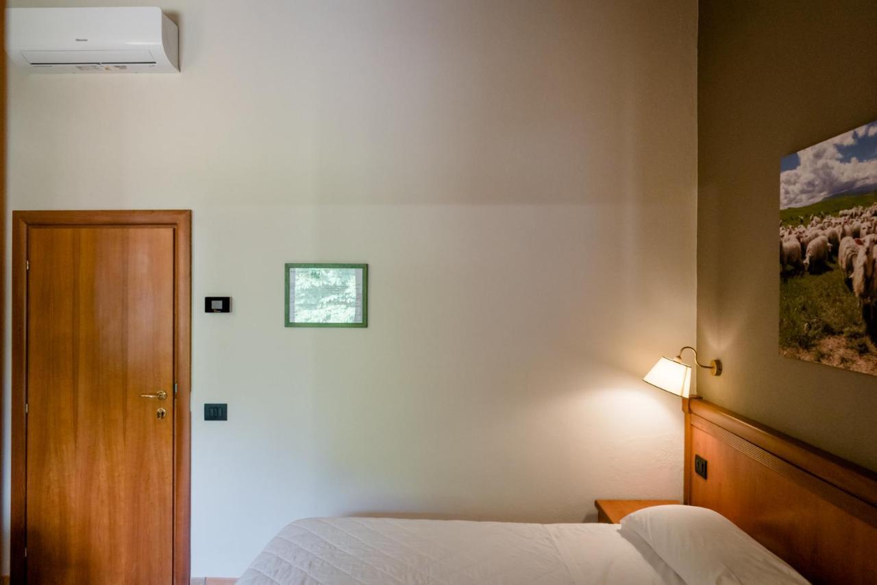 Hotel La Scottiglia E Ristorante Seggiano Bagian luar foto