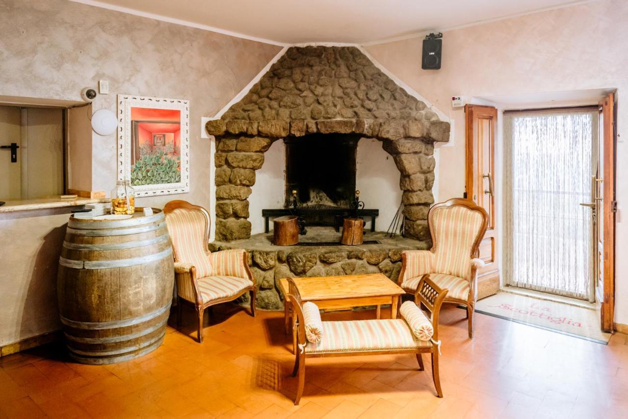 Hotel La Scottiglia E Ristorante Seggiano Bagian luar foto
